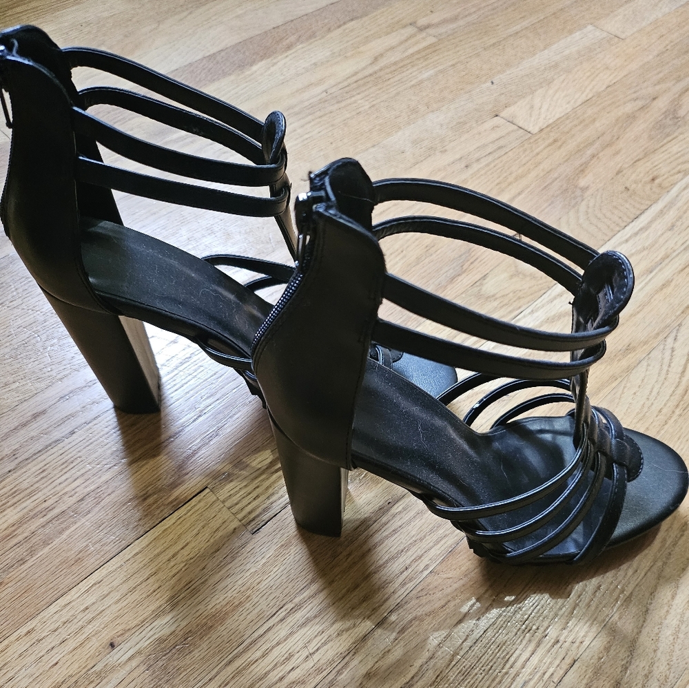Boutique black heeled sandals size 6